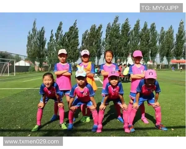 武汉足球队展现出色团队协作能力助力联赛表现分析与点评